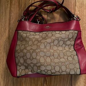 Coach bag
Crossbody or satchel 
Clean interior